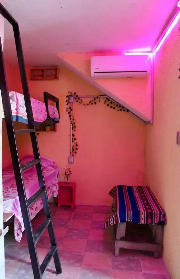 Hotel cápsula Hostal Republic Mérida