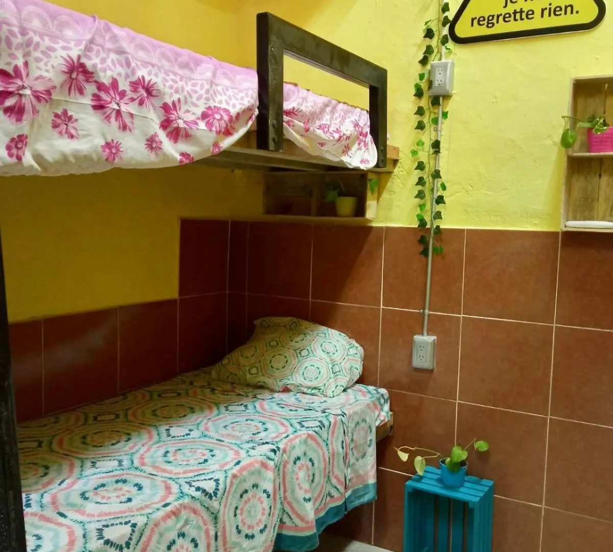 Hotel cápsula Hostal Republic Mérida México